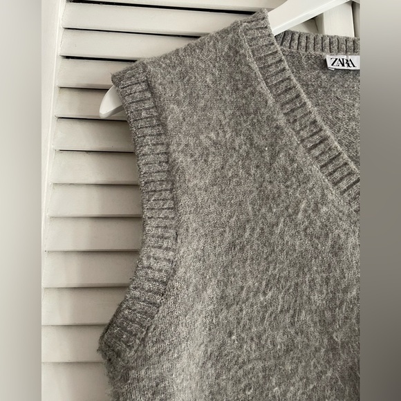 ZARA | Women’s Sweater Vest - Picture 4 of 6